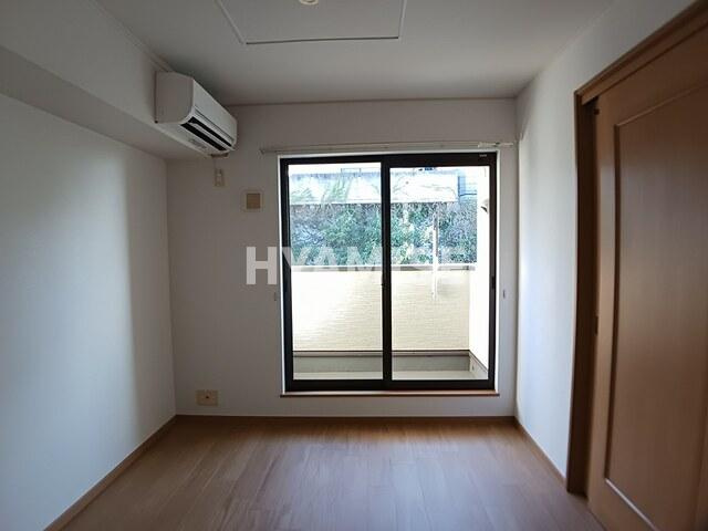 ラ・ベレッツァⅢの居間・リビング