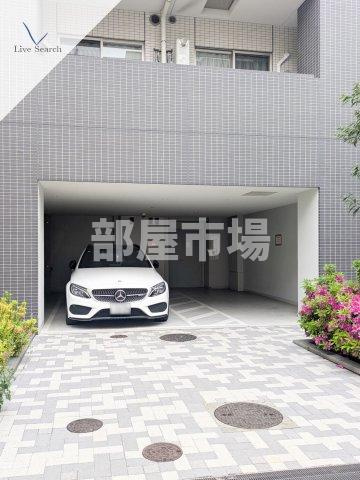 レオーネ南千住の駐車場