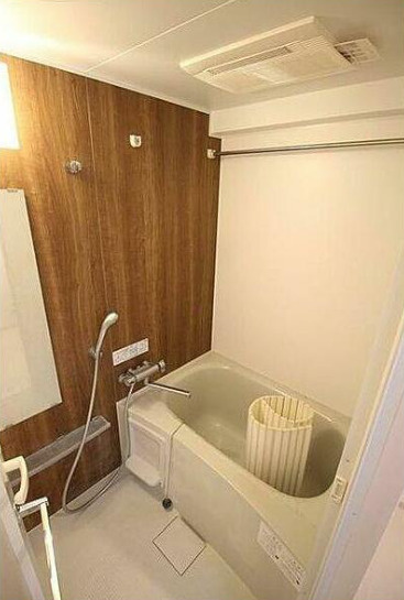 レオーネ南千住の浴室