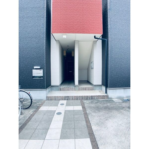 ルークス名古屋 II　名古屋市賃貸　仲介手数料無料のエントランス