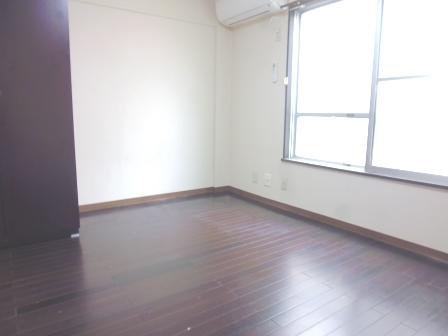 ハローレジデンス東大前の居間・リビング