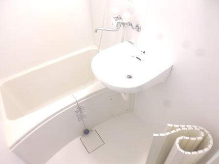 ハローレジデンス東大前の浴室