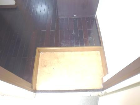 ハローレジデンス東大前の玄関