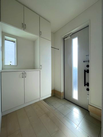 中古戸建・中古住宅　郡山市横塚5丁目　芳賀小・第四中の内装|2階のトイレ前にも廊下収納があって便利♪