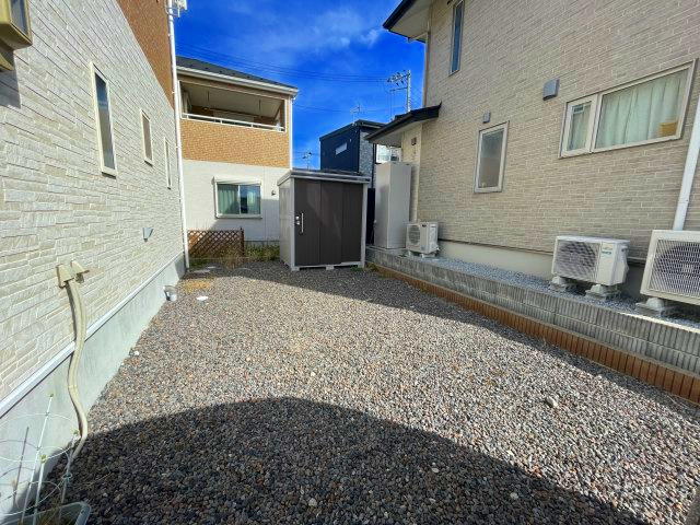 中古戸建・中古住宅　郡山市横塚5丁目　芳賀小・第四中の駐車場|ご自宅の脇にも縦列駐車で駐車可能です。