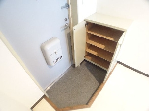 エムズコートの玄関