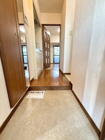 ブランドール御影の玄関