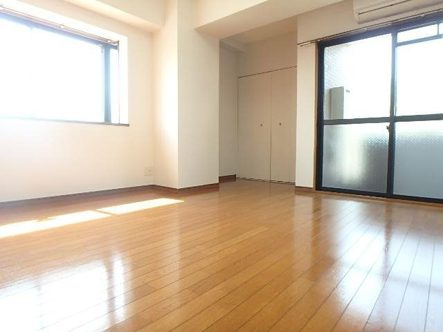 ブランドール御影の居間・リビング