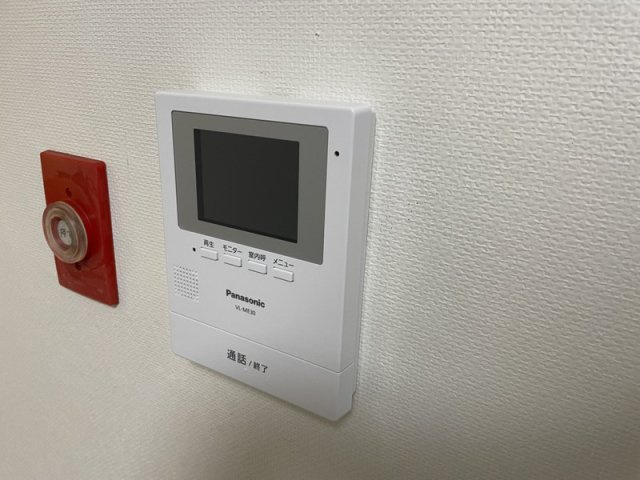 ロータリーマンション中山手のセキュリティ|退去予定のため、室内写真は別のお部屋です。