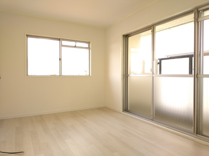 ガーデンハイツ高座台の洋室