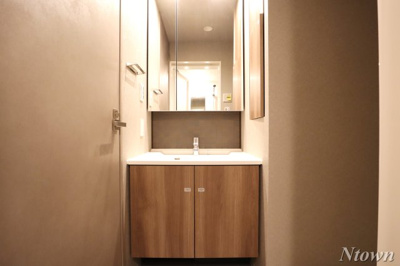 【独立洗面台】 | オーパスレジデンス名古屋ステーション | 使いやすい独立洗面台です