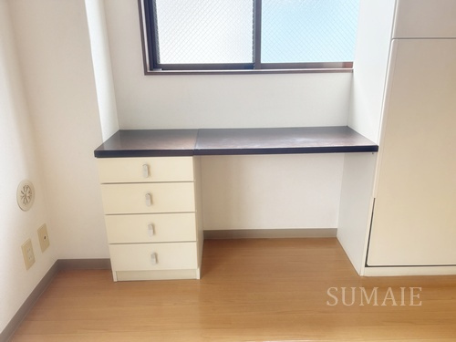 オコスビルの収納|収納机です