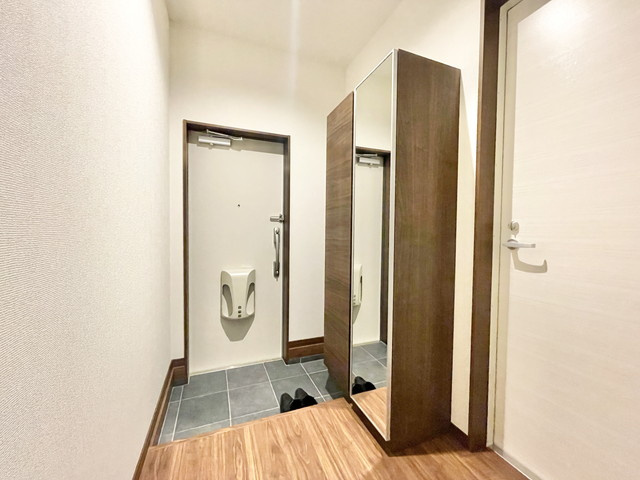 エスパース女郎花の玄関