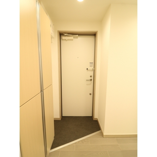 ジュネ谷中 の玄関