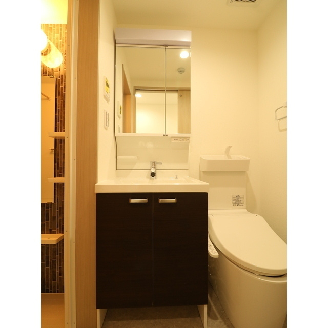 ジュネ谷中 の洗面所