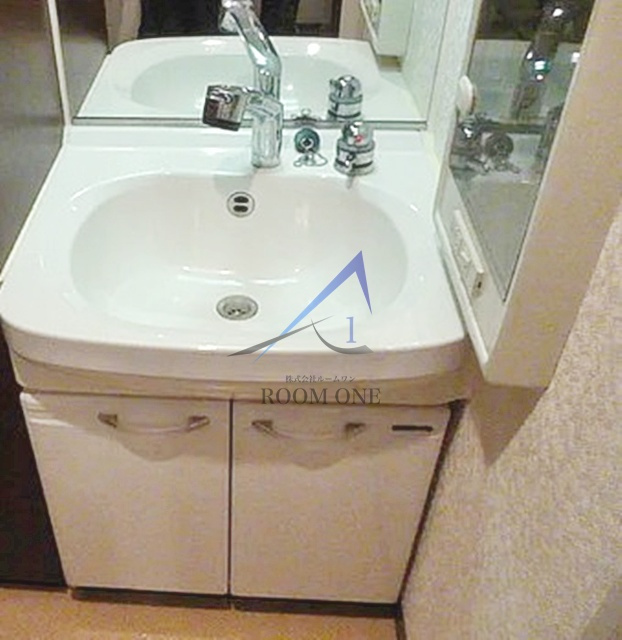 フェニックス日本橋浜町壱番館の洗面所|洗面台です。