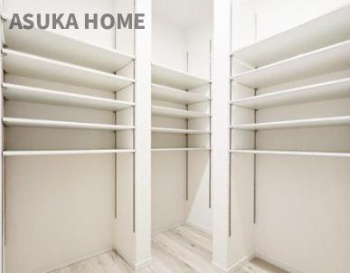 緑区鴨居６丁目の収納|圧巻のパントリースペース。もう収納に悩むこともありません。