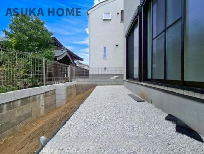 緑区鴨居６丁目の庭|ガーデニングもできる広さがあるので、使い方も色々選べるお庭です。