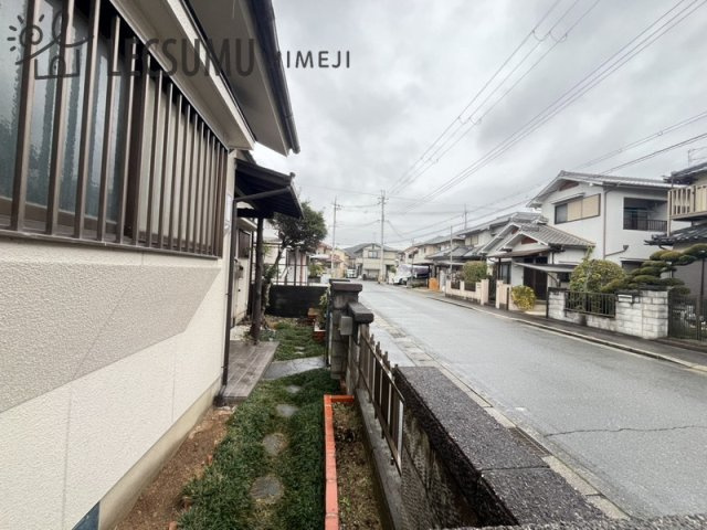 たつの市揖保川町新在家/中古戸建の前面道路含む現地写真