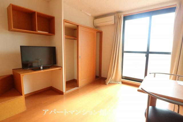 レオパレスあさひの居間・リビング|画像3