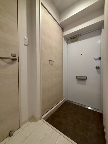 チュリス大通の玄関|玄関！