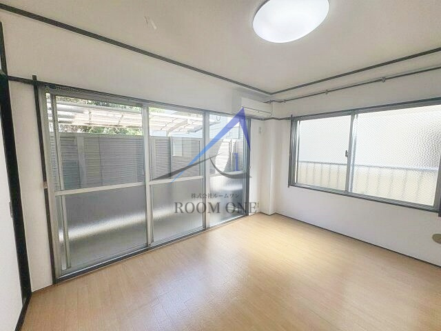 オリトハイツの居間・リビング|洋室のお部屋です。