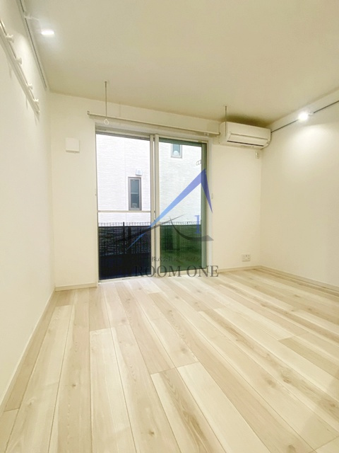 ハーミットクラブハウスヴァンキャトル鶴見の居間・リビング|洋室のお部屋です。