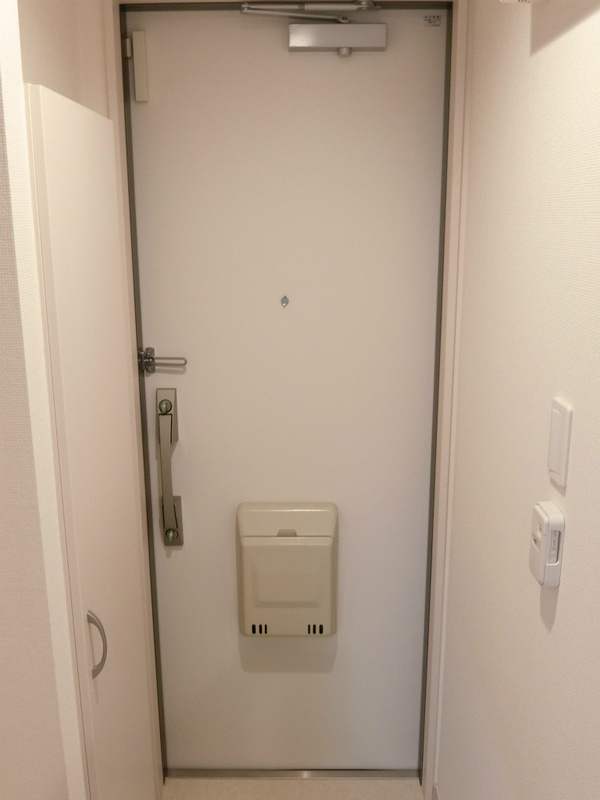 リブリ・AKの玄関