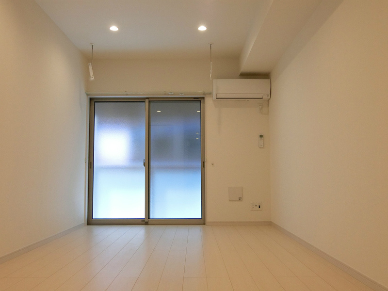 リブリ・AKの寝室