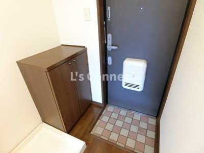 【玄関】 | ベルパーク南吉成D | 下駄箱付きで靴も収納できます。