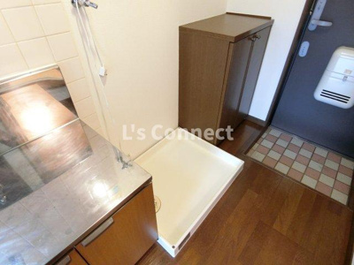 【設備】 | ベルパーク南吉成D | 室内洗濯機置き場には排水パン付き。