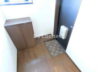 【玄関】 | ベルパーク南吉成Ｂ | 下駄箱付きで靴も収納できます。