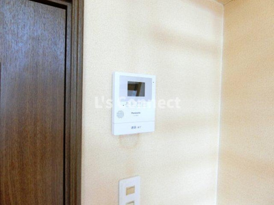 【セキュリティ】 | ベルパーク南吉成Ｂ | 突然の来客時もＴＶモニターホンでしっかり確認。