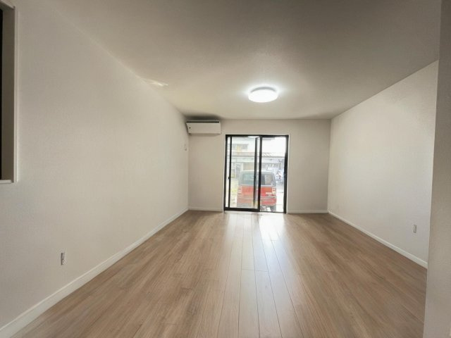 中古戸建・中古住宅　太田市新道町　築浅・オール電化　宝泉東小・城西中の居間・リビング|AIによる家具を削除する加工をしております