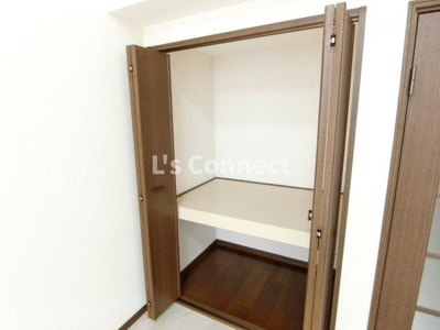 【収納】 | クレセール南吉成弐番館 | 段付き収納でお荷物もすっきりしまえます。