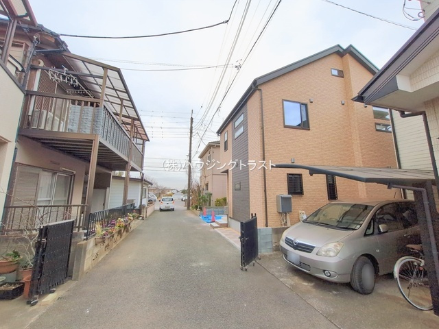 所沢市所沢新町　新築戸建　全１棟の前面道路含む現地写真