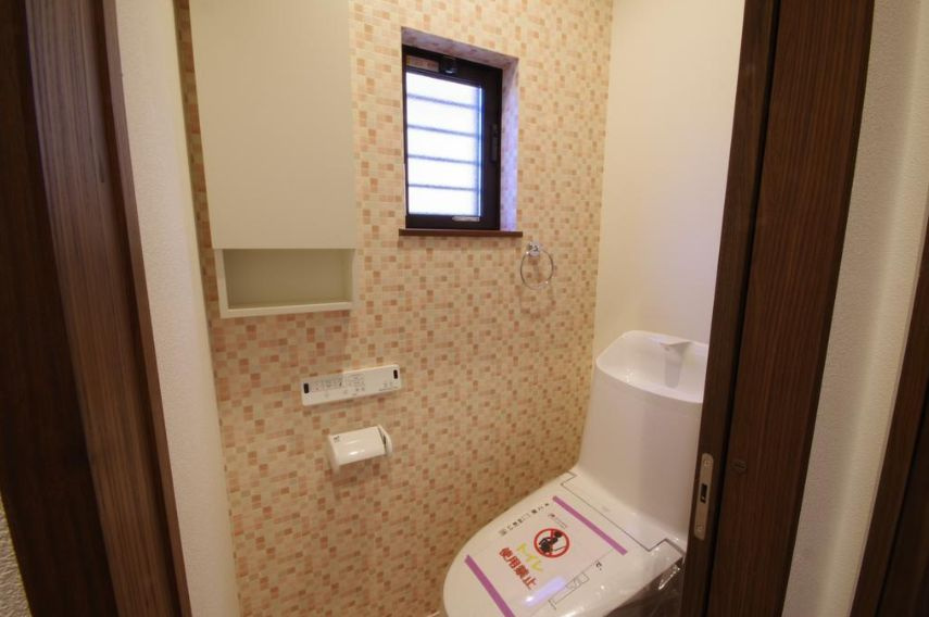 所沢市所沢新町　新築戸建　全１棟の玄関