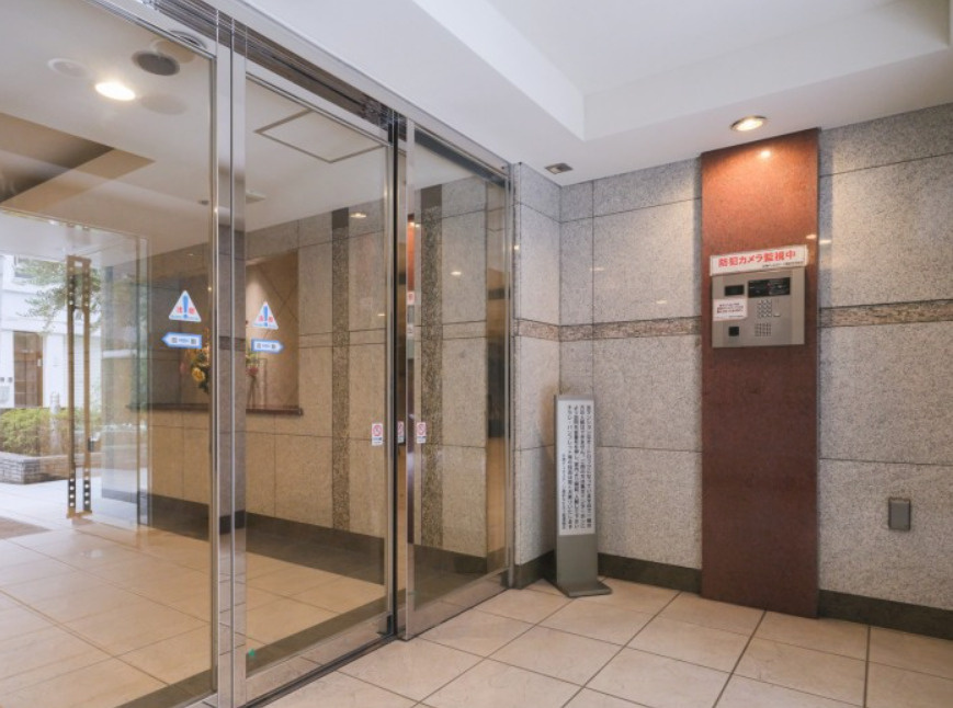 日神デュオステージ蔵前NEXTのエントランス