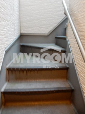 【その他共用部分】 | ネクステージ鶯谷 | 階段