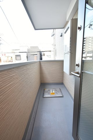 Ｃｈｅｒｉｍ烏森Ｅａｓｔ　名古屋市賃貸　仲介手数料無料のバルコニー