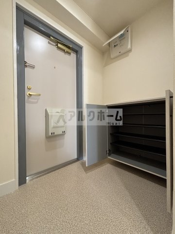 アークハイツの玄関