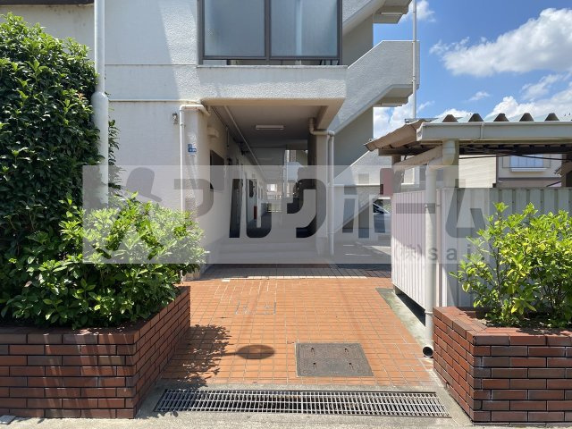 アークハイツのエントランス