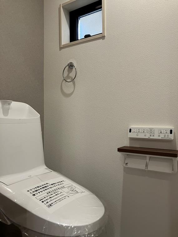 大沢戸建のトイレ