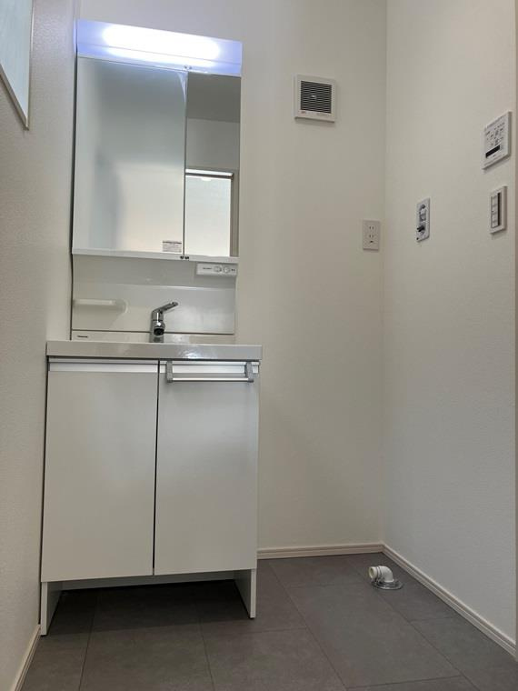 大沢戸建の洗面所