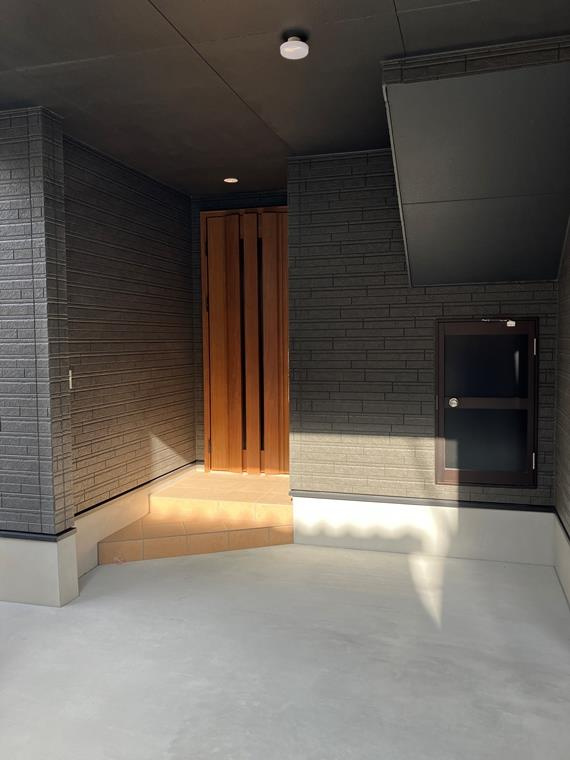 大沢戸建のエントランス