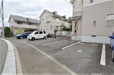 【駐車場】 | シルバンブリーズ