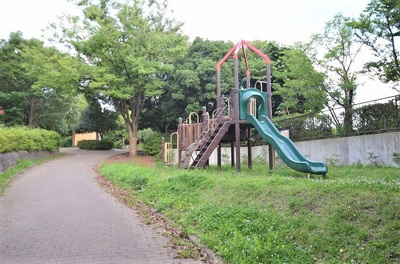 【周辺】 | シルバンブリーズ | 公園「早渕公園まで589m」