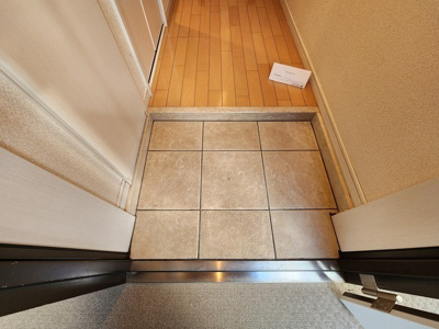 【玄関】 | フォートレスニイヤ | ※同タイプ別部屋の写真です。（6階）