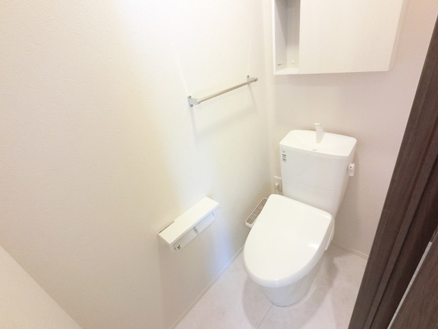 コンフォート上和田のトイレ|温水便座付きトイレ