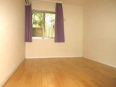 【その他】 | ロイヤルシーズン新宿柏木 | 洋室約6.5畳　※内装前、カーテン撤去予定